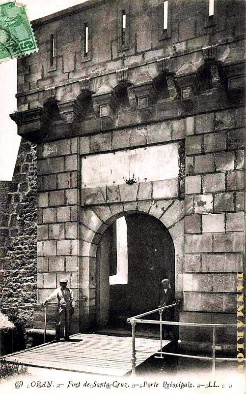 Oran - Fort de Santa-Cruz - Porte Principale.jpg